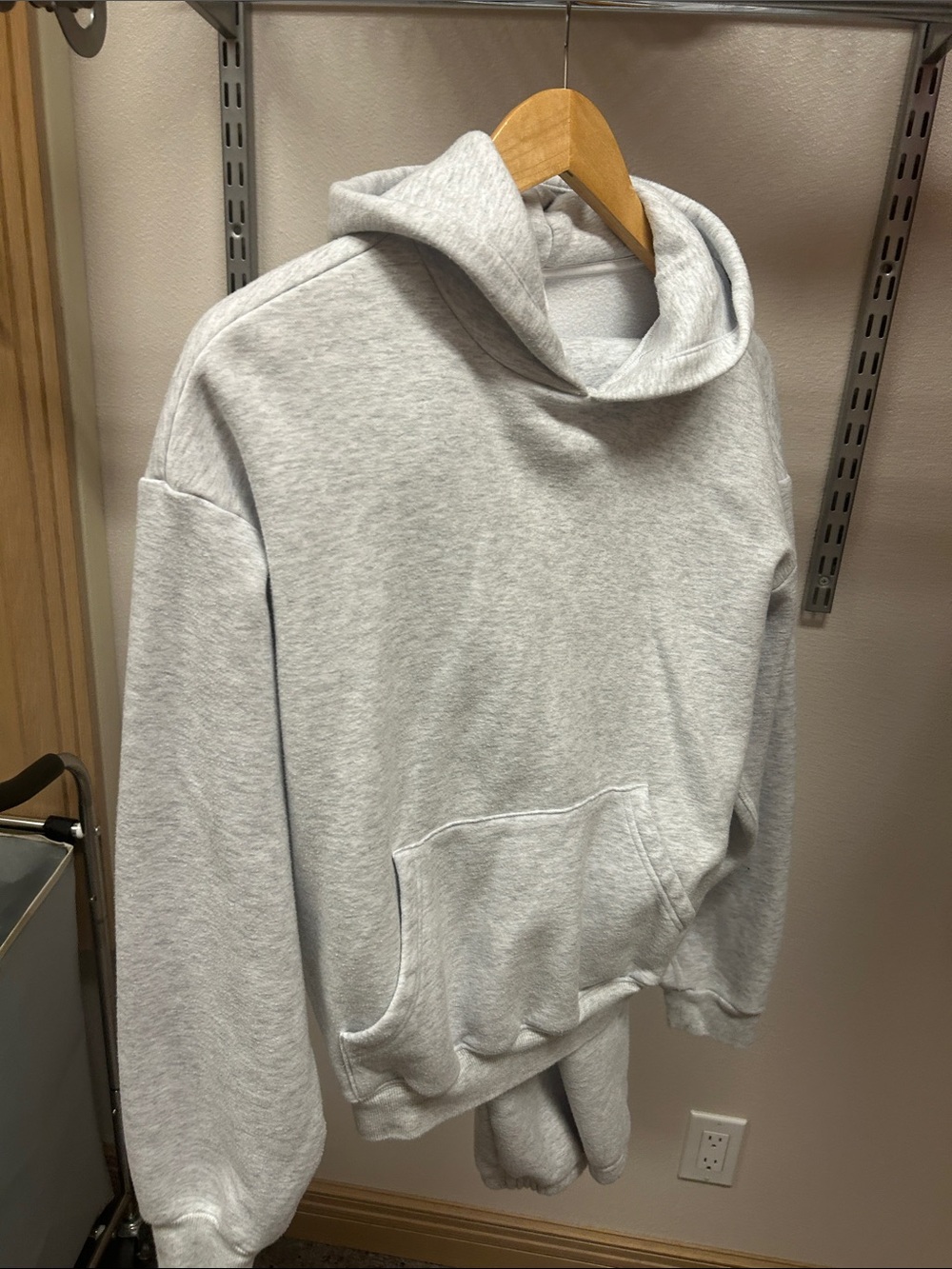 Skims Sweatsuit MHoodie in Light Gray Pants Small